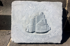 plaque commémorative. Les roches qui dansent