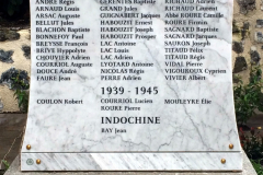 Monument aux morts gravure manuelle. Les roches qui dansent