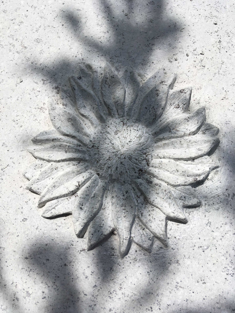 Gravure symbole. Les roches qui dansent